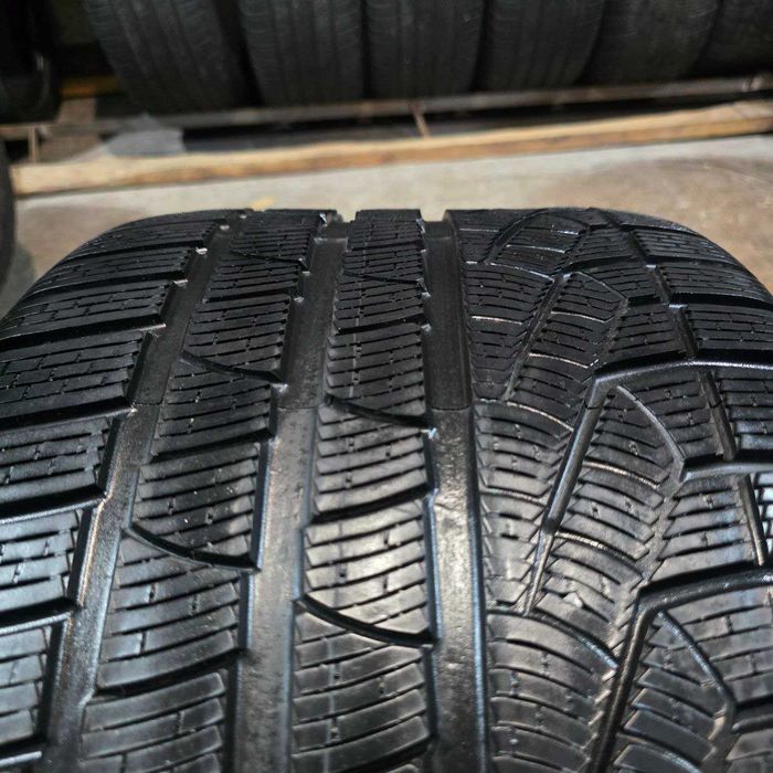 Одна зимова шина Pirelli Sottozero Winter 240 serie 2 285/35 R19 N0