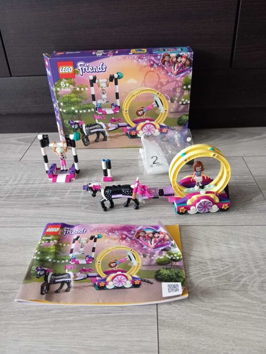 LEGO FRIENDS 41686 - Magiczna akrobatyka