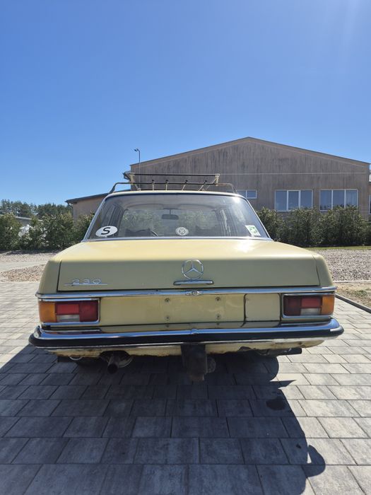 Mercedes Benz w114