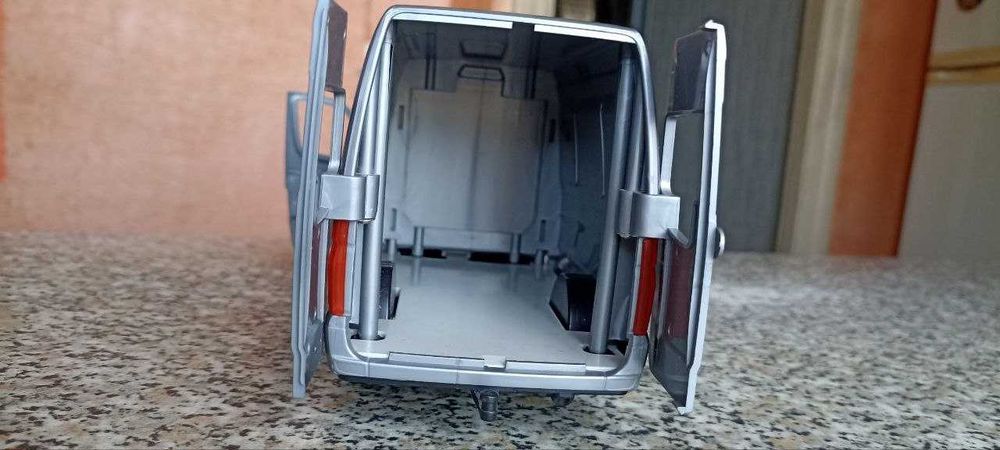 Модель "Mercedes-Benz Sprinter" большой масштаб 1:24 (28 см) серый металлик
