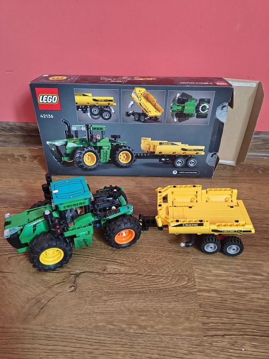 Klocki LEGO Technic 42136 Traktor John Deere 9620R 4WD