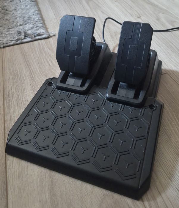 Kierownica Thrustmaster T128 z oryginalnymi pedałami + gratis