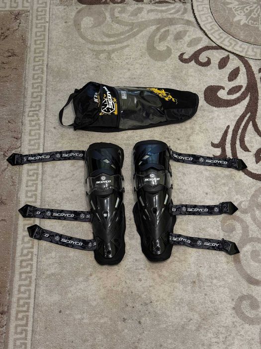 Мотонаколінники Scoyco K12 Black