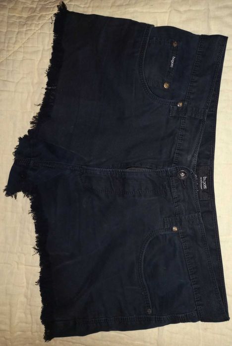 Стильні шорти Bugatti