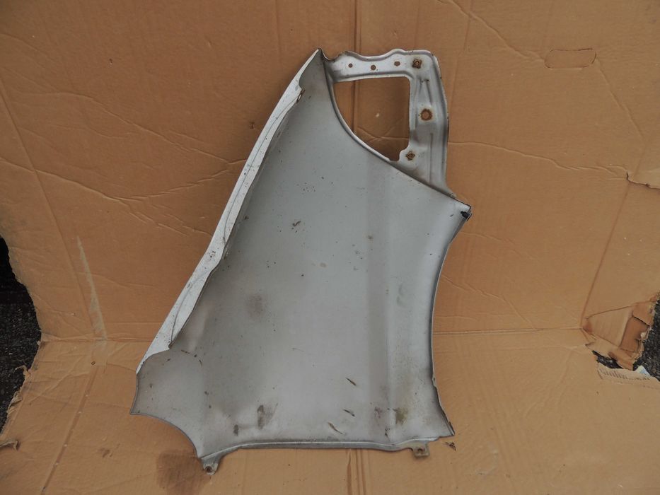 Błotnik przód przedni lewy Toyota Hiace 95,96,97,98,99,00,01,02,03-05