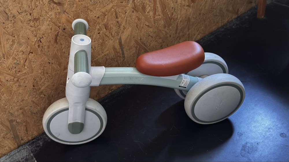 Продам Беговел детский