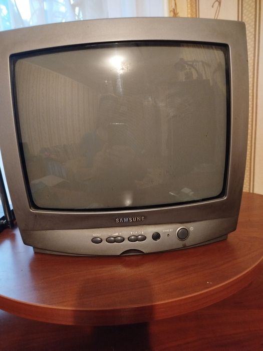 Телевизор "SAMSUNG".