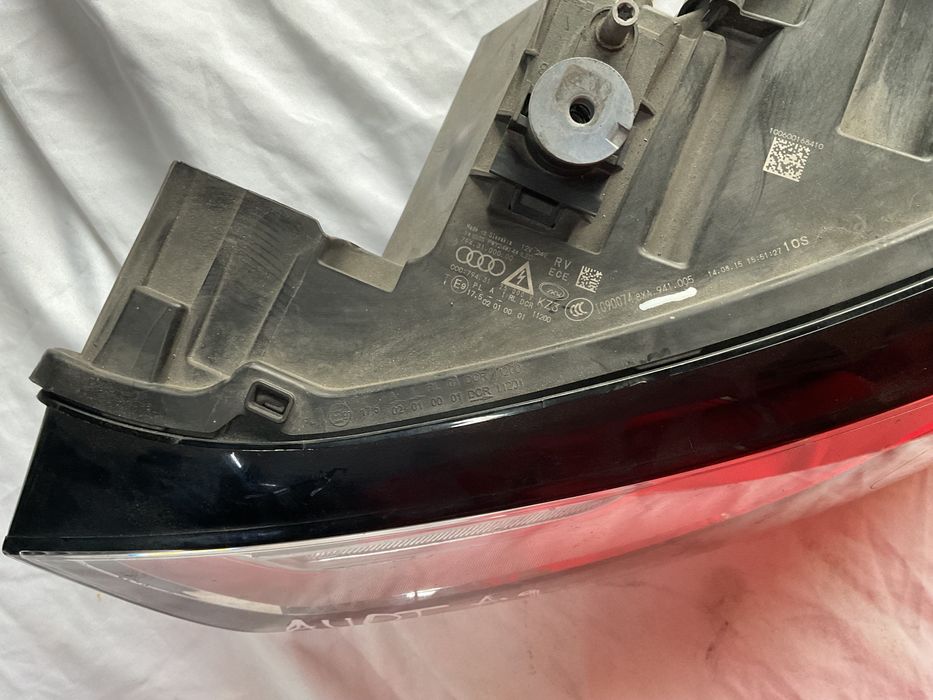 farol Audi A1 (direito)  Referência- 8XA.941.005