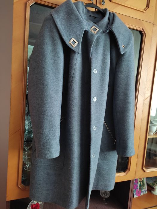 Продам зимове пальто, 56 розміру стан нового.