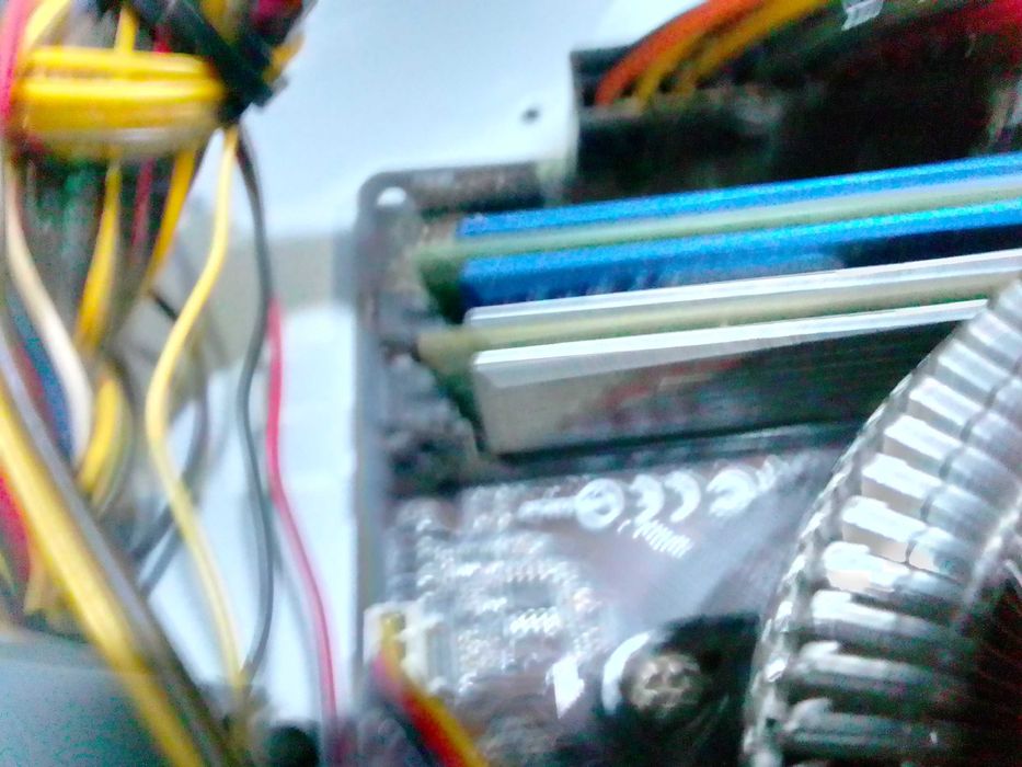 AMD A8- 7600K Radeon R7,10 Compute Cores 4G+6G  500гб 8гб