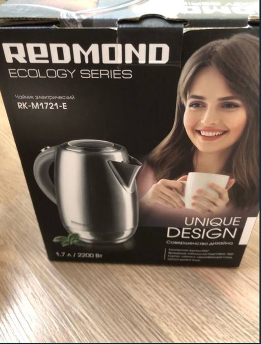 Электрочайник Redmond  RK-M 1721-E