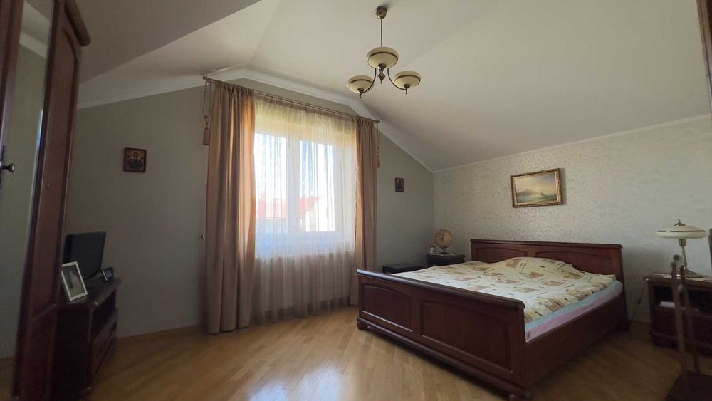 Продаж чудового будинка по вул. Варшавська ближній центр