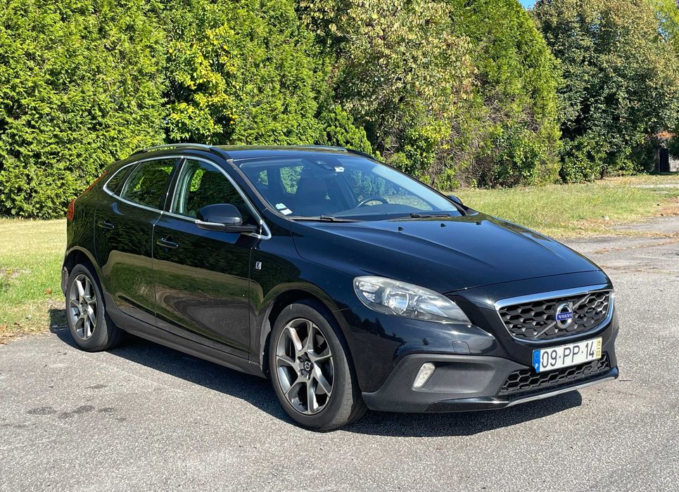 Volvo V40 Cross Country (VOR) – 2015 | Excelente estado!