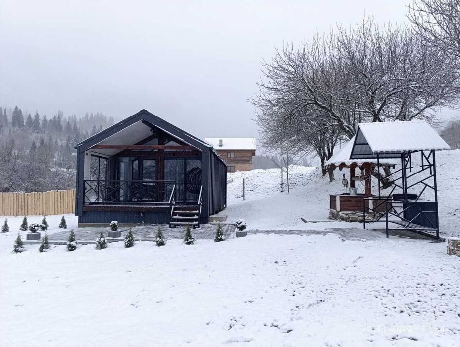 Котедж на 3-х осіб. Вид на гори