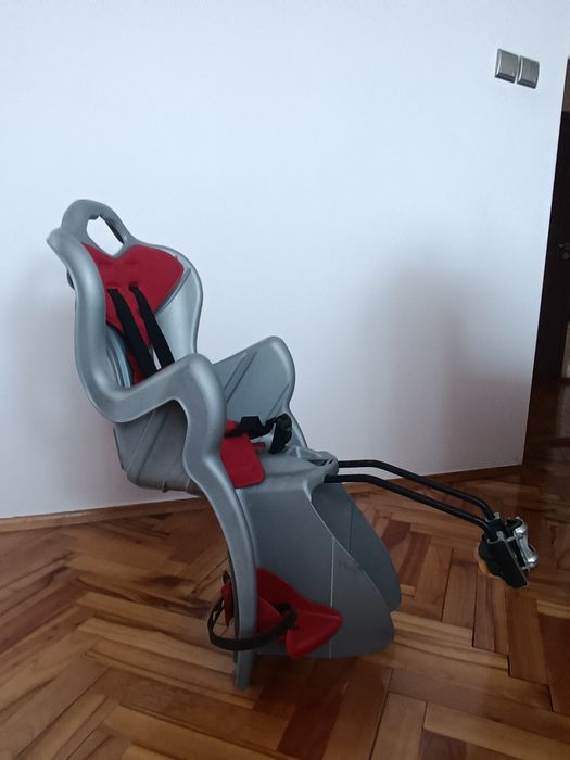 Fotelik firmy b-one