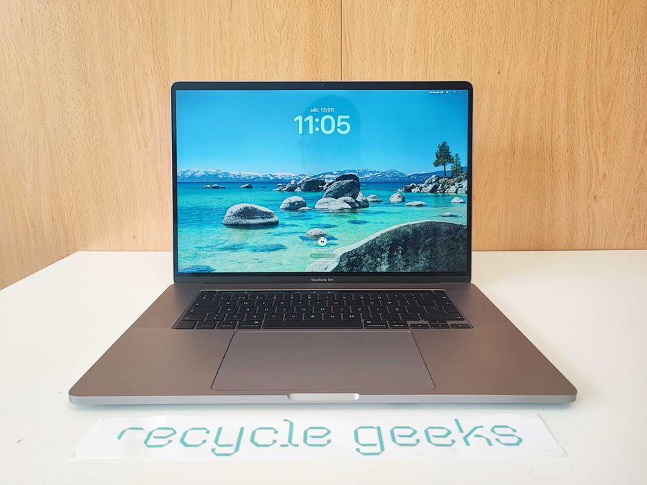 Apple Macbook Pro A2141 i9 9980HK 64GB RAM DDR4 1TB NVMe Teclado PT