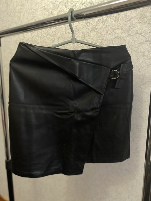 Шкіряна спідничка