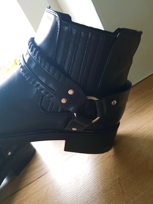 Buty przejściowe nowe roz 38.