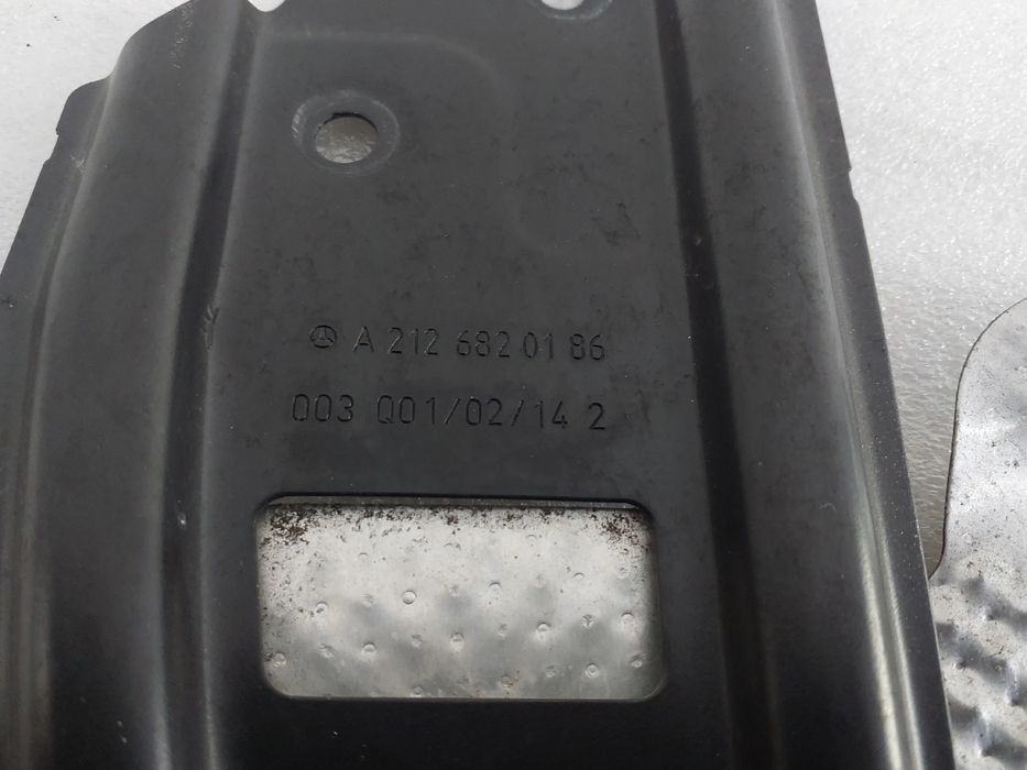 Guia de pára-choques trás esquerdo MERCEDES-BENZ Classe E (W212)