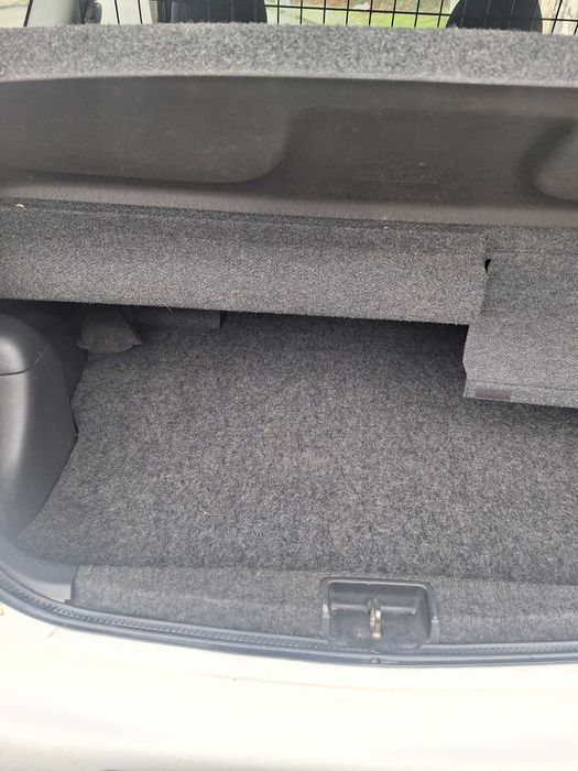 So 225km Vendo toyota yaris d4d comercial 225km em excelente estado