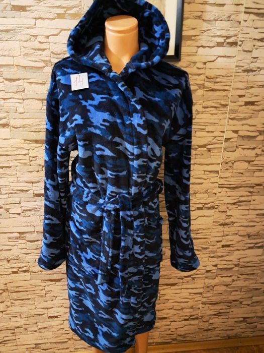 Мужские халаты - флисовые и махровые.