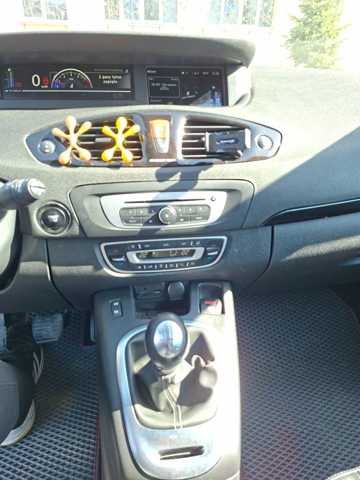 RENAULT Megane Scenic