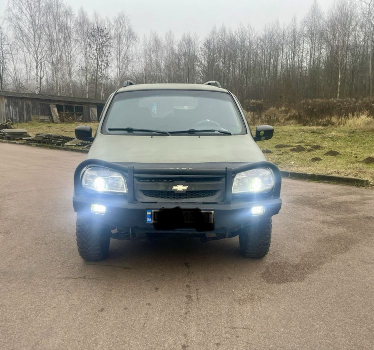 Нива шевроле 2013 року