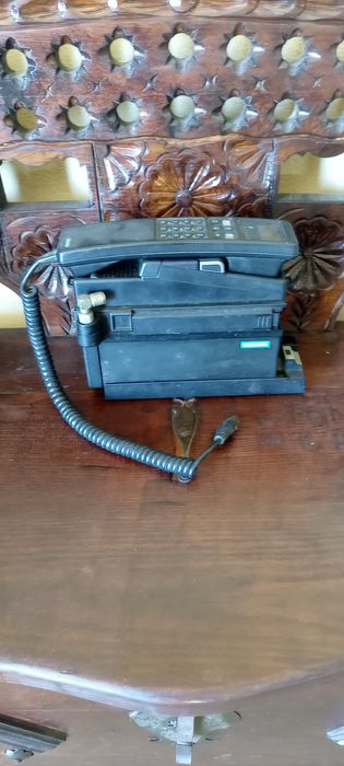 Telefone  antigo de carro