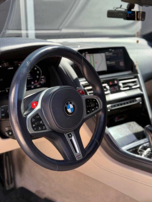 BMW M8 Competition      2022
