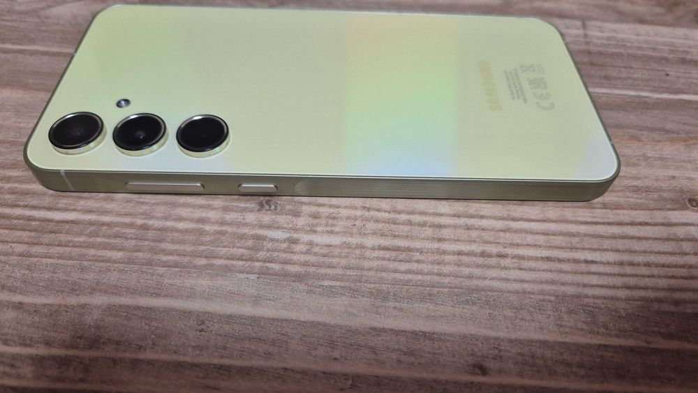 Смартфон Samsung Galaxy A55 8/128Gb Awesome Lemon