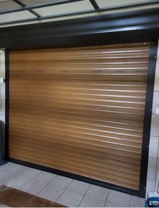 Brama garażowa rolowana segmentowa szer Ok 2790na 2140 napęd elektrycz