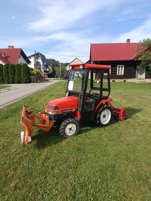 Yanmar F6 (3 cylindry) wraz z osprzętem