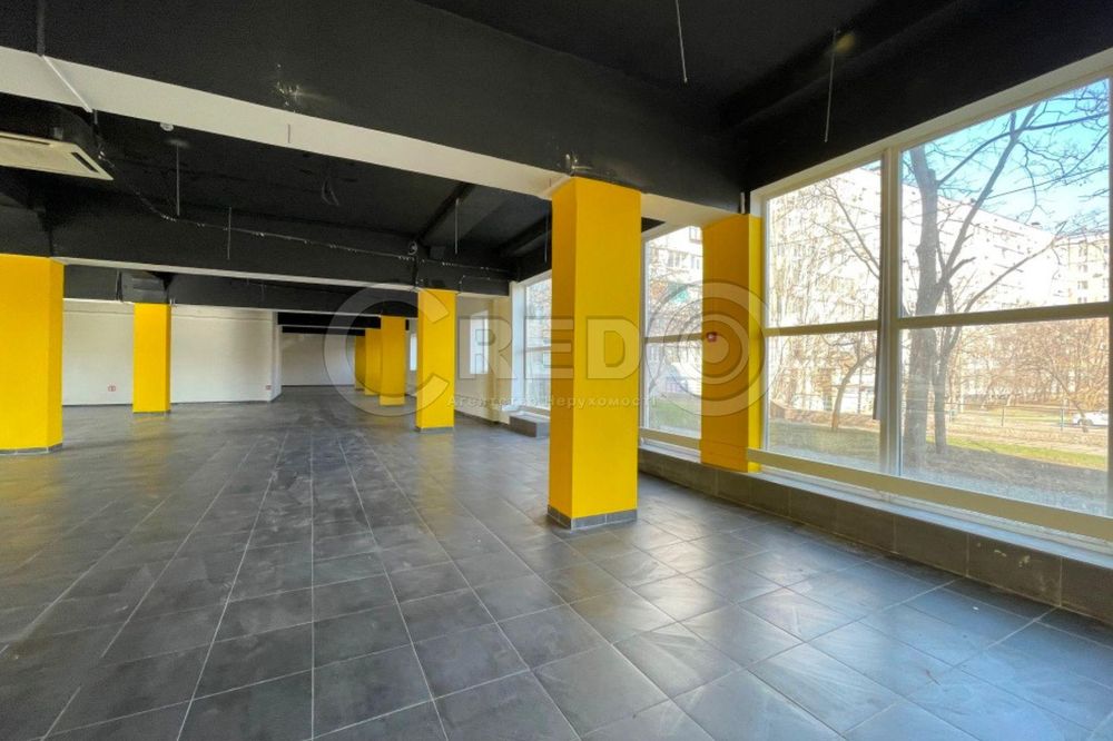 Оренда магазину вул. В. Великого