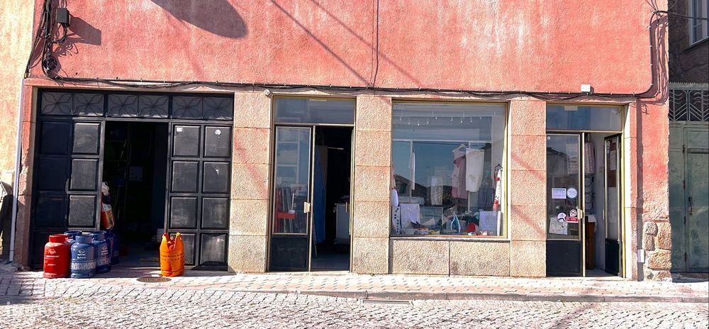 Espaço Comercial Para Venda   Na Vila De Gonçalo - Uma Oportunidade Ún