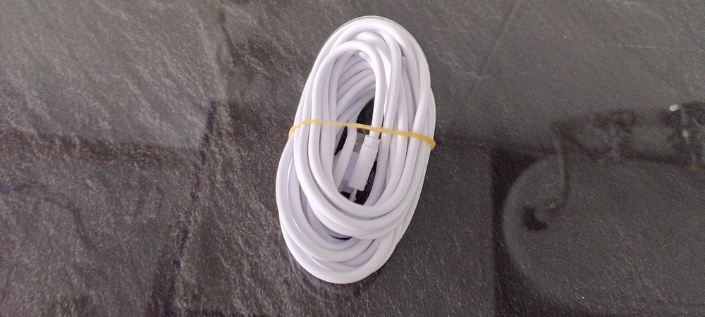 2 camaras vigilância com cabos carregamento micro usb