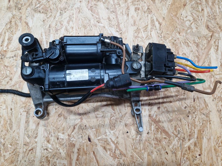 Sprężarka Kompresor zawieszenia Touareg  Cayenne