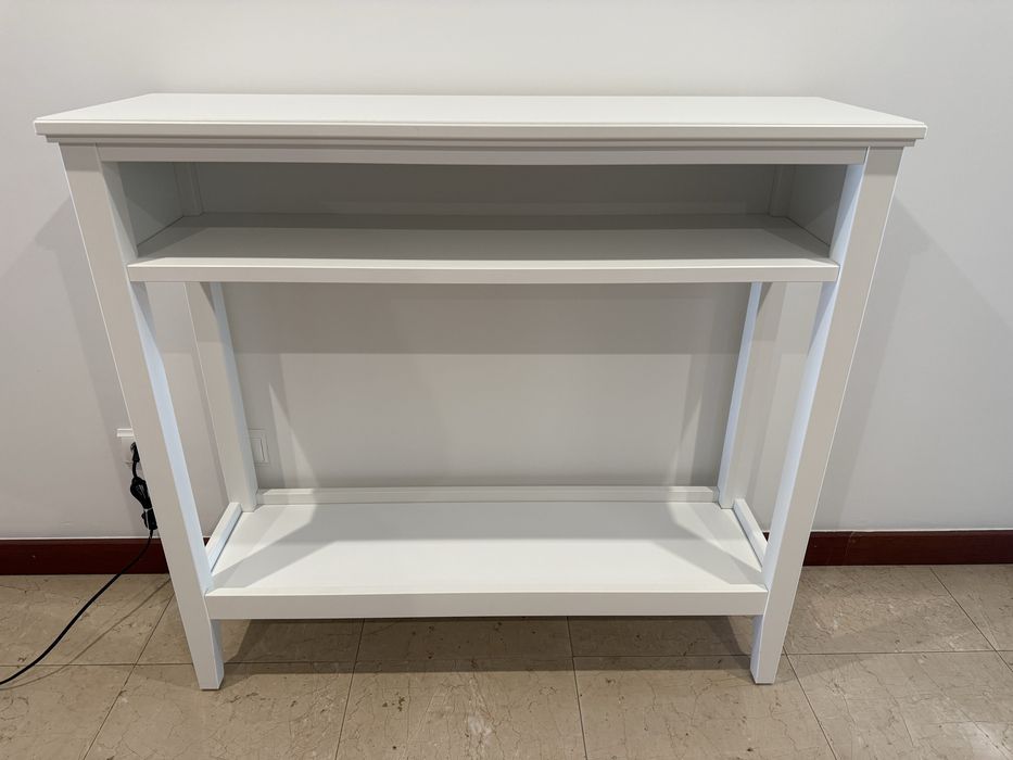 Aparador IKEA branco modelo Idanas