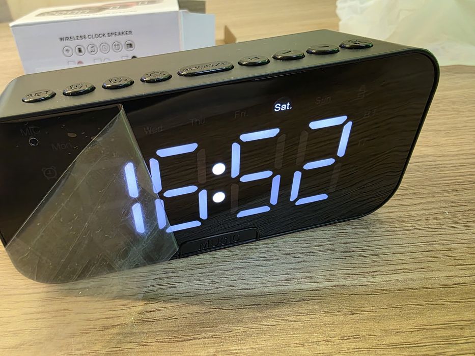 Bezprzewodowy głośniki Bluetooth zegarowy - radiowy