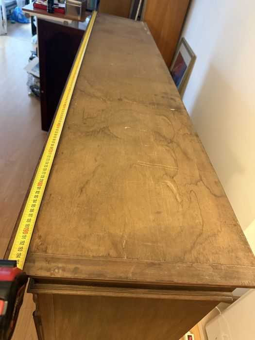 Móvel armário louceiro em madeira maciça castanho