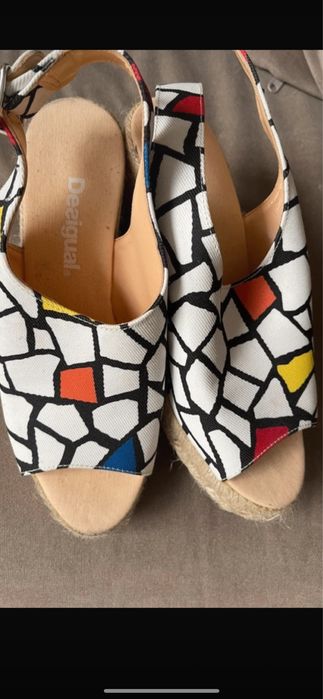 Buty letnie Desiqual r.38  na koturnie jak nowe