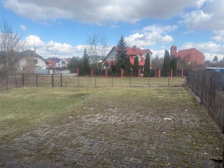 Działka budowlana 769 m² z budynkiem usługowym / blisko zalewu i lasu - Więcej