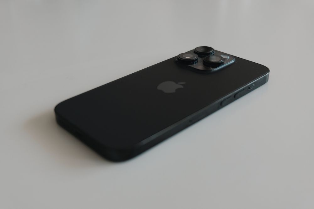 iPhone 14 Pro 128 GB + sluchawki AirPods Pro 2