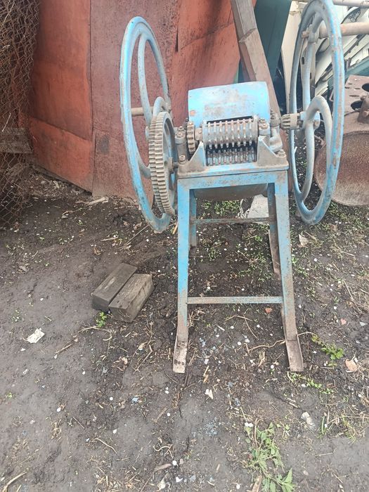 Продам січькарню стан майже нова