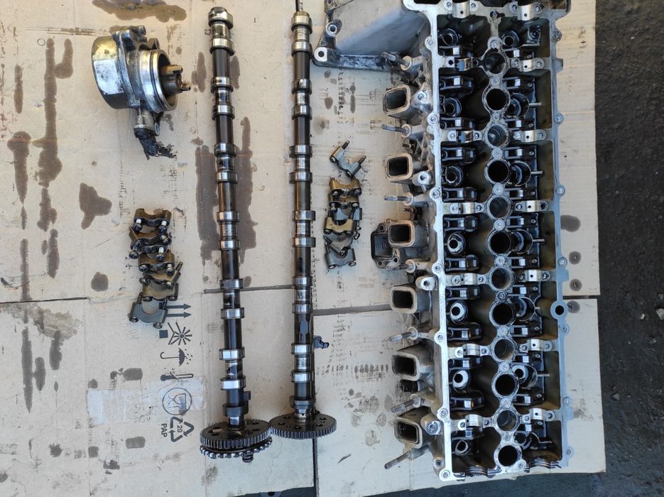 Головка блока двигателя мотора бмв 3.0 дизель BMW 3.0 M57