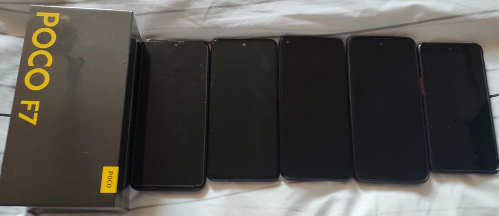 в продажі є багато телефоні всі робочі є і новий