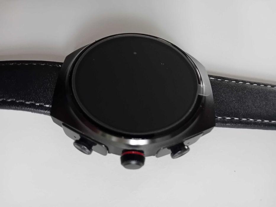 smartwatch ze słuchawkami 2w1 i dotykowym ekranem
