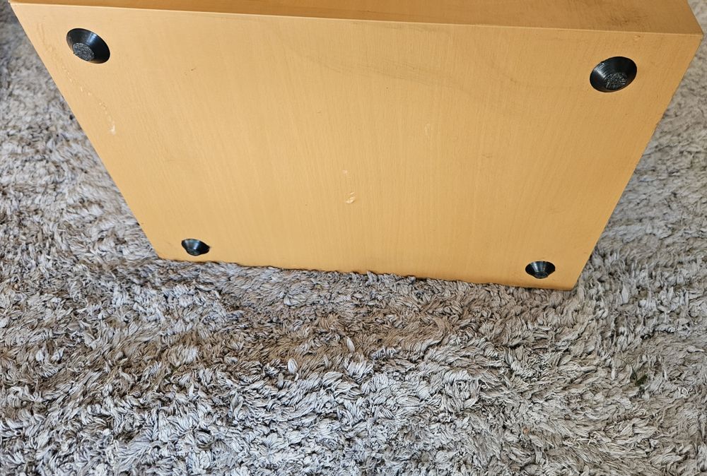 Duże kolumny słupkowe Reference w bardzo dobrym stanie