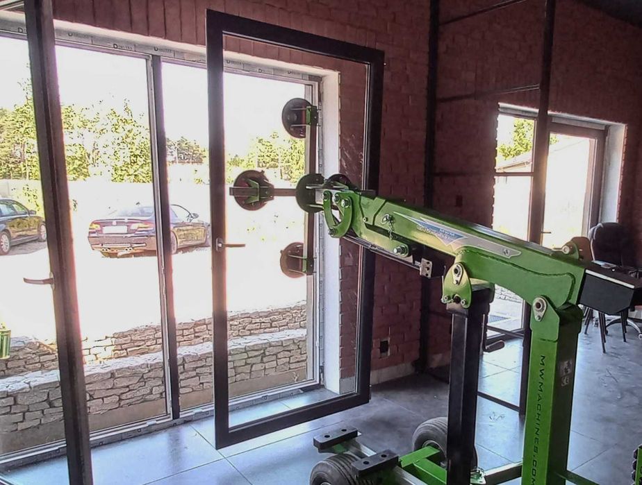 Mini żuraw manipulator do szkła okien MWM GME-S 300 chwytak szyb dźwig