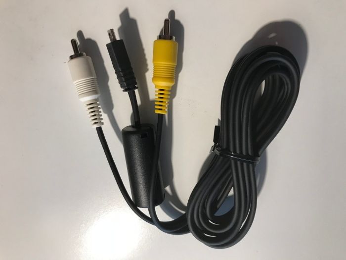 Diversos cabos e acessórios de Informática