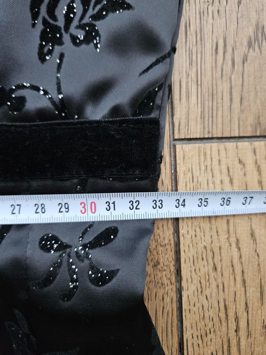 Nieużywana elegancka sukienka, czarna, Astry, rozm M